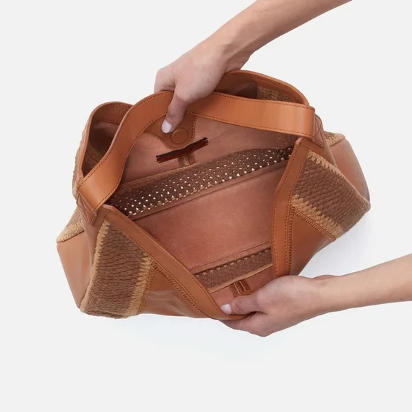 HOBO‎ Daisy Brown Crochet 100% Cow Leather Cotton Shoulder V Bag - Picture 2 of 10